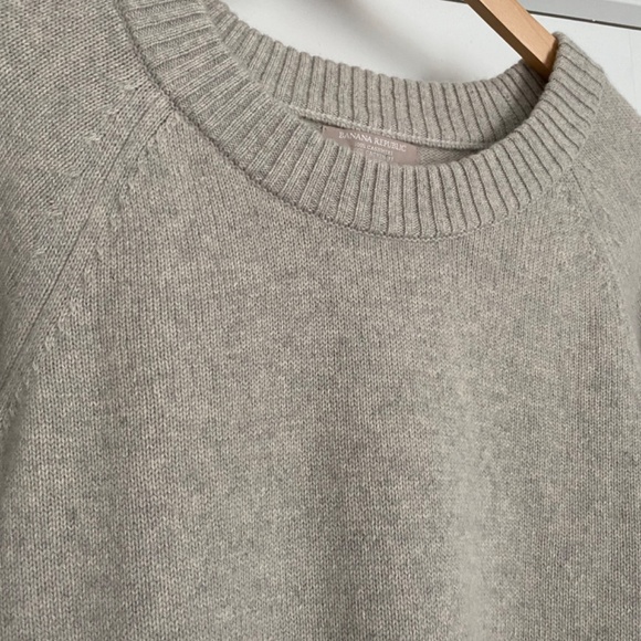 Banana Republic Banana 100% Cashmere Crew Sweater Women’s Size Small - Picture 9 of 9
